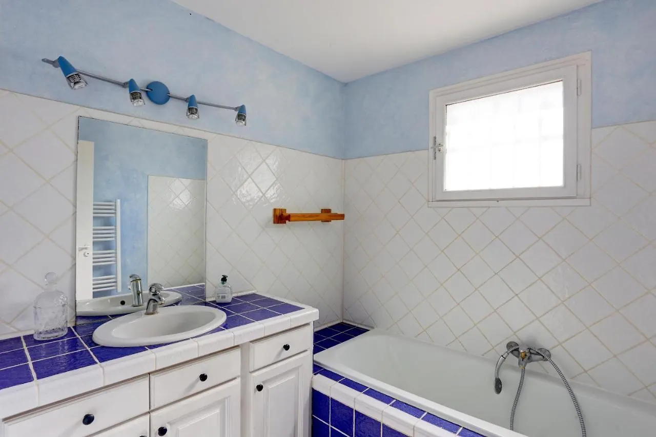 villa 8 pers, climatisée, piscine chauffée, un havre de paix sous les pins parasols Roquebrune-sur Argens