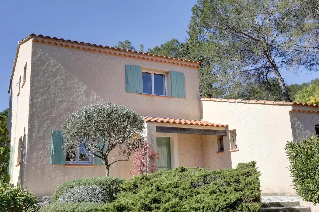 villa 8 pers, climatisée, piscine chauffée, un havre de paix sous les pins parasols Roquebrune-sur Argens