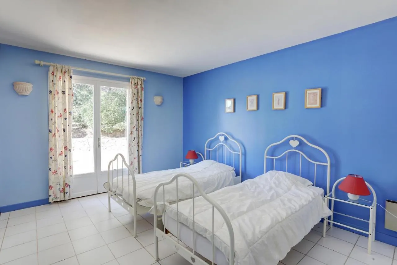villa 8 pers, climatisée, piscine chauffée, un havre de paix sous les pins parasols Roquebrune-sur Argens 0*,  France